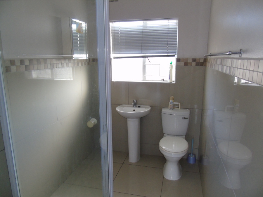 To Let 3 Bedroom Property for Rent in Beacon Bay Eastern Cape